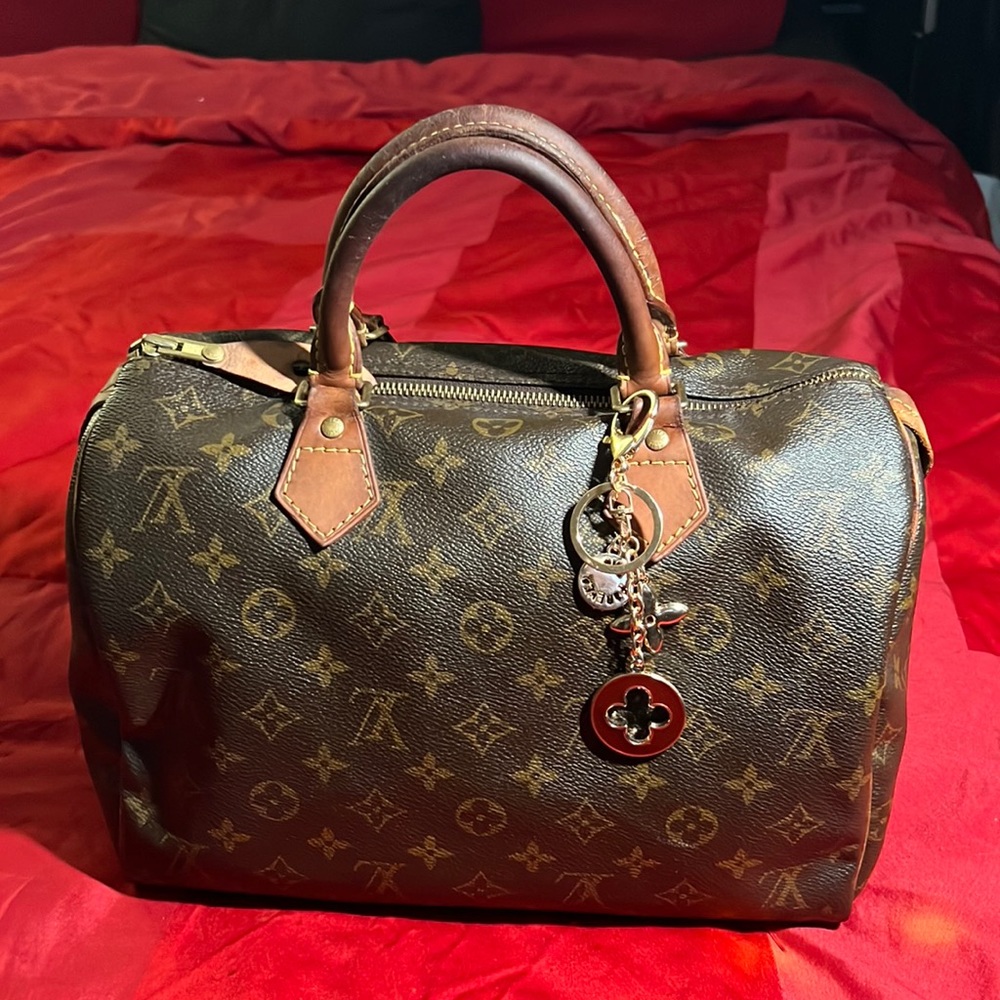 Authentic Louis Vuitton authentic vintage speedy 30 and pretty good condition!